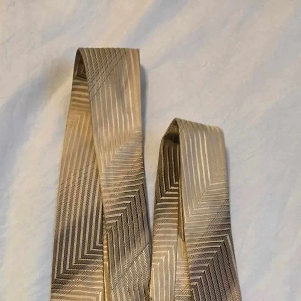 Unbranded Men's Gold Accessory